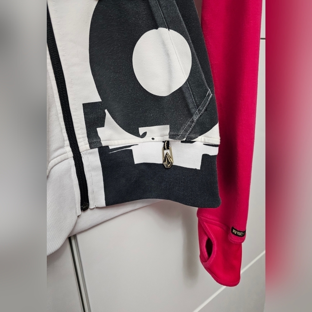 Volcom Full Zip Sweatshirt - Picture 10 of 16